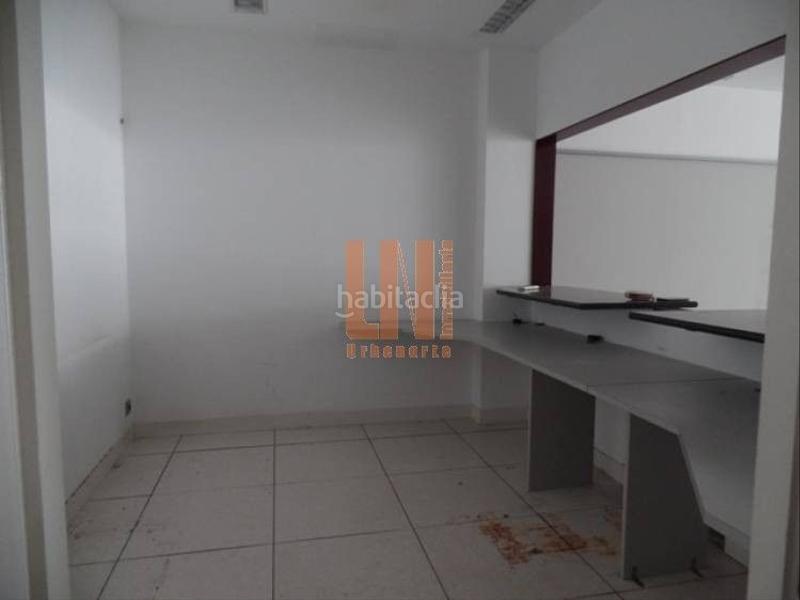 Foto 1b5caa00-6462-468c-a206-9254e1295998. Lloguer local comercial a ronda de outeiro 129 a Coruña (A)