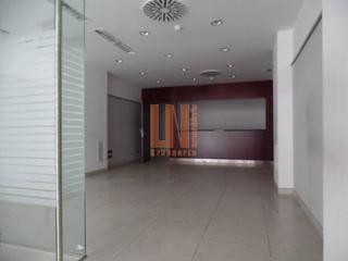 Lloguer Local Comercial a Ronda de outeiro 129. Local comercial en ronda de outeiro con reforma reciente