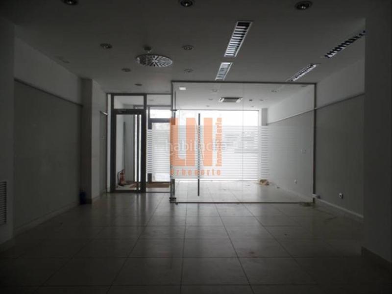 Foto 8868999e-cb78-42ba-8b5f-204793ff4ead. Location local commercial dans ronda de outeiro 129 dans Coruña (A)