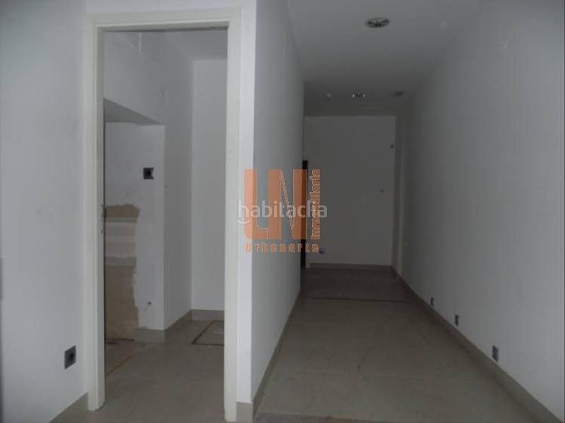 Foto 88f39004-353f-4515-a0f2-2e3cbfc588ad. Location local commercial dans ronda de outeiro 129 dans Coruña (A)