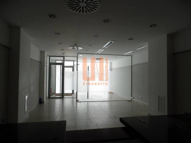 Foto 85831fa0-9701-4eb8-8521-01866c6ebec8. Miete geschäftsraum in ronda de outeiro 129 in Os Mallos Coruña (A)