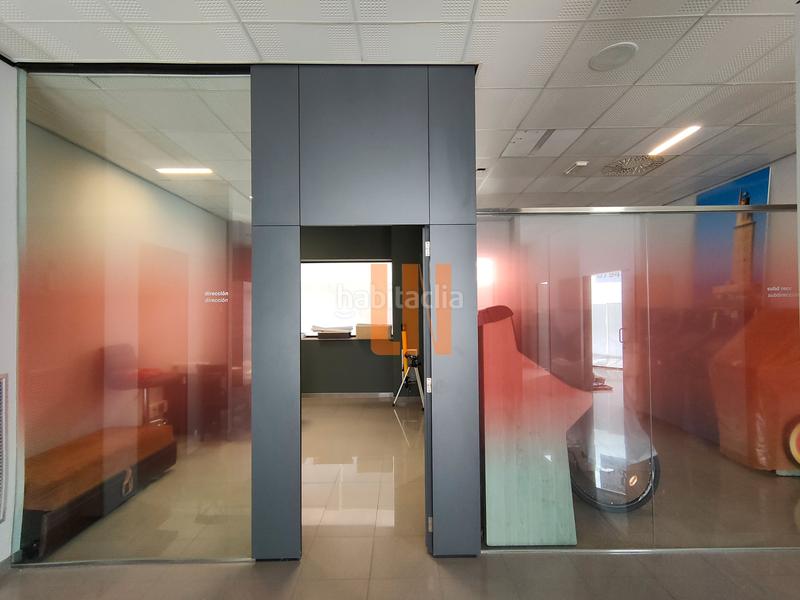 Foto ad2fdcad-4f79-4fbe-86e3-d6e4f59ed510. Alquiler local comercial en ronda de outeiro 418 local comercial en esquina en Coruña (A)