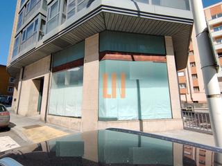 Lloguer Local Comercial a Ronda de outeiro 418. Local comercial en esquina