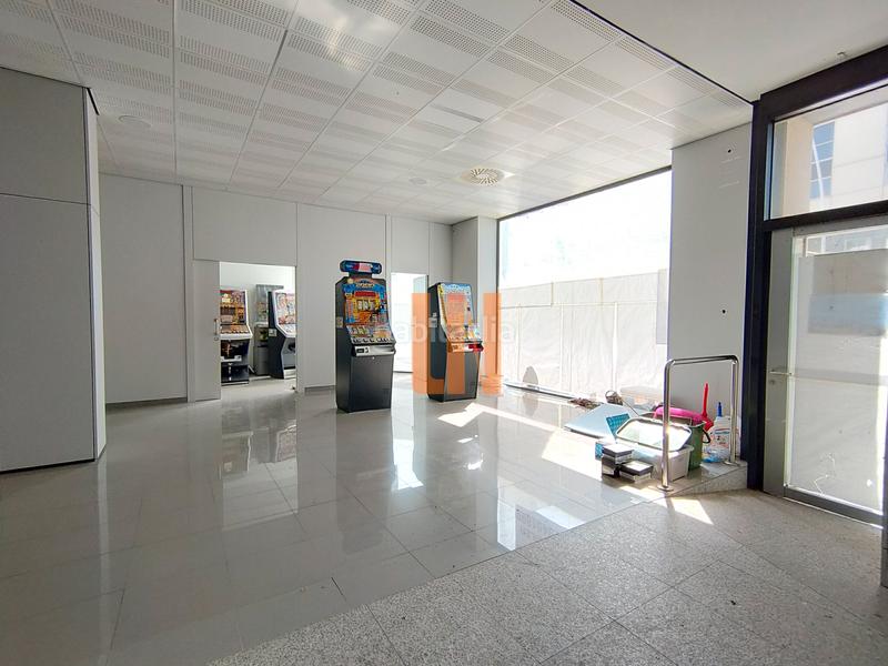 Foto 1e8f687e-710a-4751-bb1f-dbc2689fadca. Location local commercial dans ronda de outeiro 418 dans Coruña (A)