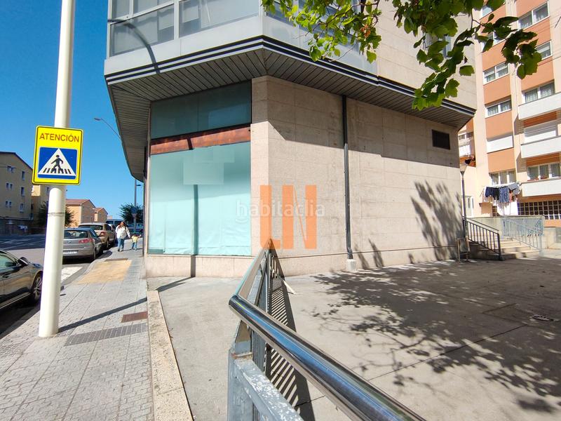 Foto 422af323-64d4-4090-9043-bab7cebf6c1c. Rent business premise in ronda de outeiro 418 in Los Rosales Coruña (A)