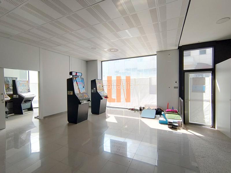 Foto bf64be31-0682-449d-8a8e-0031231ca09f. Rent business premise in ronda de outeiro 418 in Los Rosales Coruña (A)