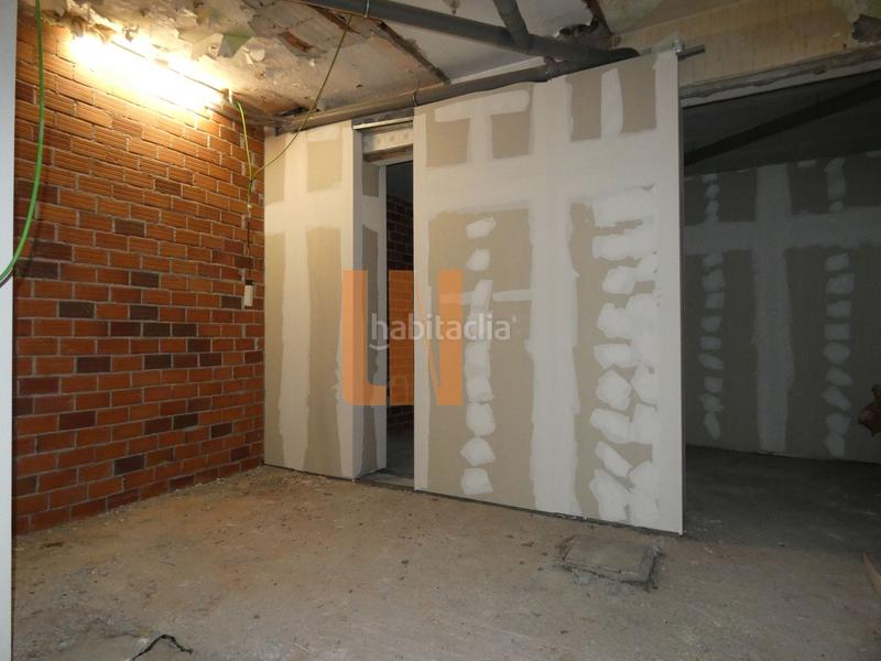 Foto 5e8cc135-f00e-4975-9830-a97174e2046d. Location local commercial dans ronda de outeiro 147 dans Coruña (A)