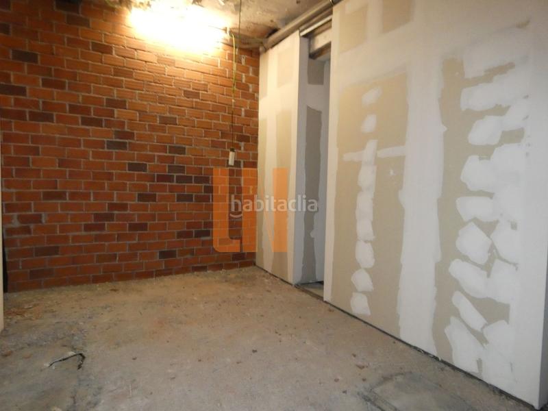 Foto 1de4d26f-40d5-48e6-9588-e53fd8455d9e. Rent business premise in ronda de outeiro 147 in Os Mallos Coruña (A)