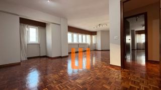 Location Appartement  Rúa magistrado manuel artime. Piso de 4 dormitorios con vistas al mar en la plaza de san pablo