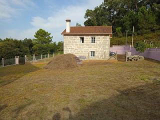 Casa en Comesaña - Matamá. Casa rústica de piedra con terreno de 937 m
