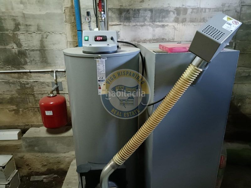 Foto 3447cd1e-5986-41d1-90a7-e18b62bccf31. Masia amb aparcament piscina a Valadares - Beade Vigo