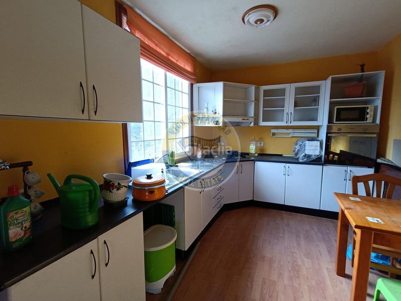 Foto 535e526e-0090-47e5-8b03-83c5a7aae8e5. Masia amb aparcament piscina a Valadares - Beade Vigo