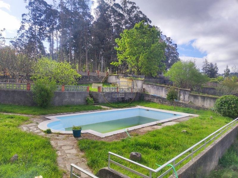 Foto 58b566c3-7217-4c58-9399-5cfd0e2a7c7b. Masia amb aparcament piscina a Valadares - Beade Vigo