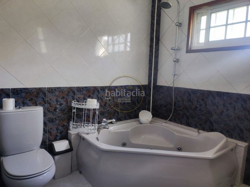 Foto d94c41da-ea69-428b-86ec-527ed5bef038. Masia amb aparcament piscina a Valadares - Beade Vigo