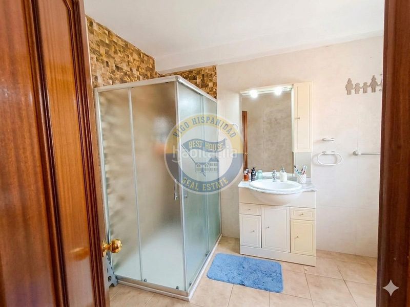 Foto eb95c8fb-11d6-4002-99e6-df144dbd3db2. Masia amb aparcament piscina a Valadares - Beade Vigo