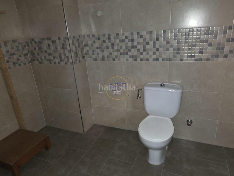 Foto 047cfda1-817e-4ac0-a3e5-16308e739331. Local comercial amplio local comercial en zona de paso en Vigo