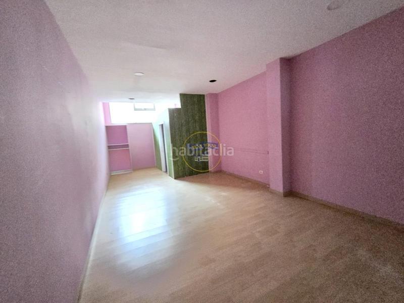 Foto 38ded603-18e5-4990-8714-2dd45488f88e. Local comercial amplio local comercial en zona de paso en Vigo