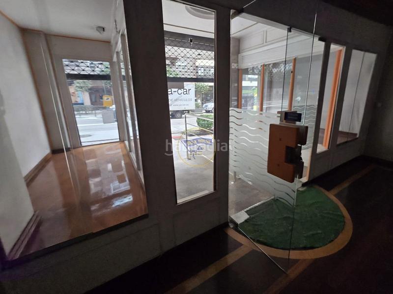 Foto 63b1b3db-a90a-43ae-baa3-7087a2ed6bcf. Local comercial amplio local comercial en zona de paso en Vigo