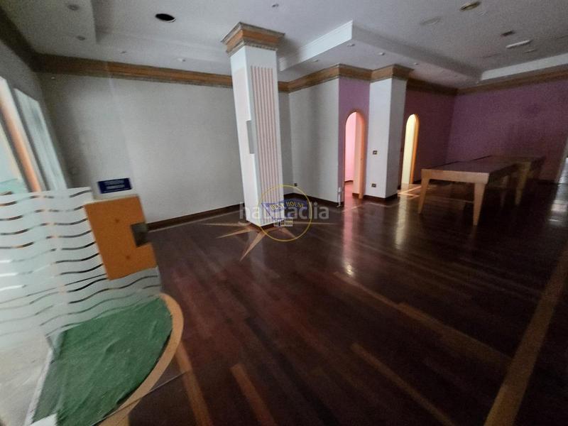 Foto 6e65c748-5fb3-4b5f-8165-0fc8579edb9b. Local comercial amplio local comercial en zona de paso en Vigo