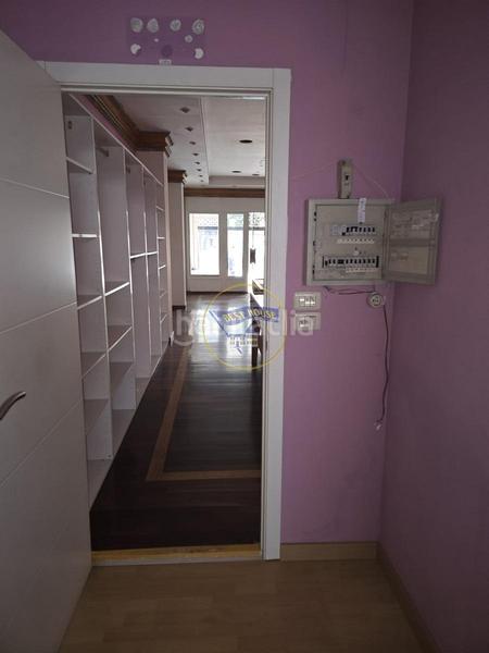 Foto b71a0828-98a1-4106-a4ff-74ca7ae4437a. Local comercial amplio local comercial en zona de paso en Vigo