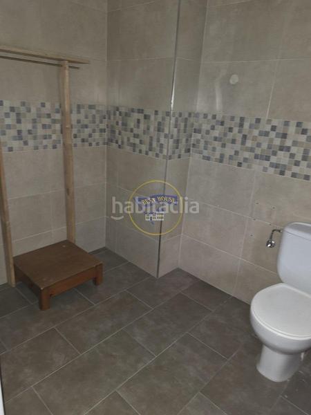 Foto f9343437-08f9-4af9-bf1f-a5529ec6209f. Local comercial amplio local comercial en zona de paso en Vigo