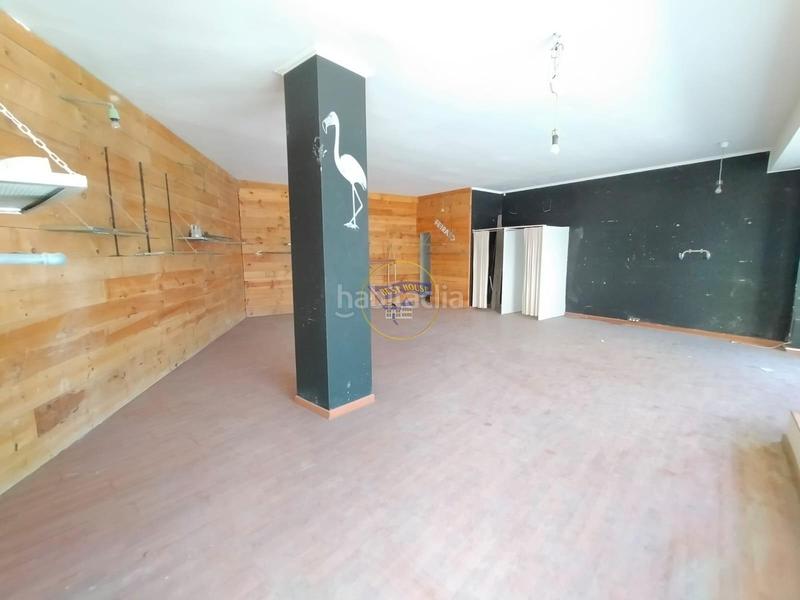 Foto 3eab8a76-f9e3-4f6d-962d-bedb1656a0c9. Local commercial dans Casco Vello Vigo