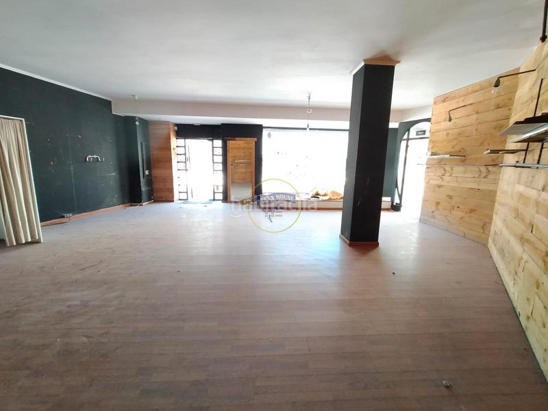 Foto 71f1ef48-484d-4635-86f3-5e50a46e75e6. Local commercial dans Casco Vello Vigo