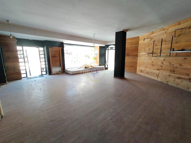 Foto c762215b-a49c-4d9f-b1d3-d23709a9f31a. Local commercial dans Casco Vello Vigo