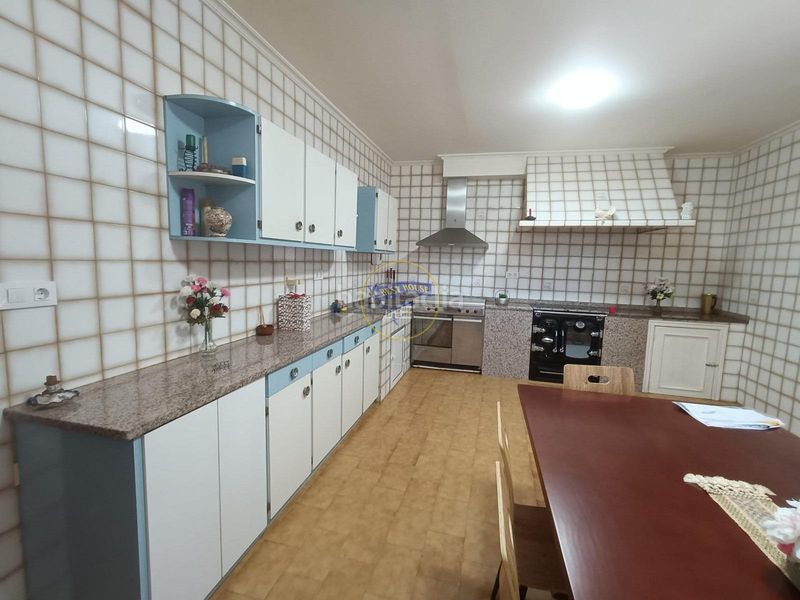 Foto ab3a15f2-dba3-4fac-956a-3872e6f0c83f. Casa amb aparcament a Cabral - Candeán Vigo