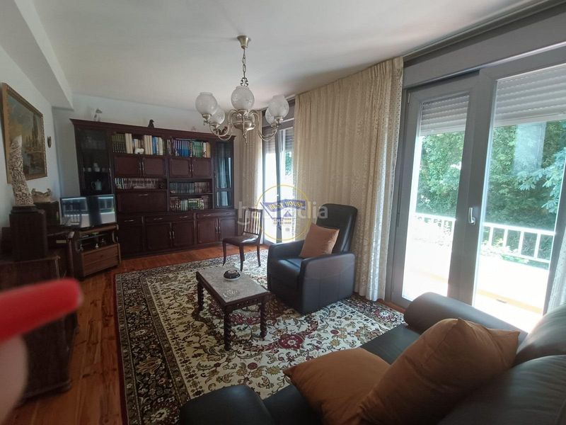 Foto b11266dc-b38e-402d-b91d-f72b2276b379. Casa amb aparcament a Cabral - Candeán Vigo