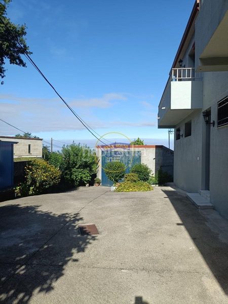 Foto c273142c-06a7-4976-97ce-e8396cb70627. Casa amb aparcament a Cabral - Candeán Vigo