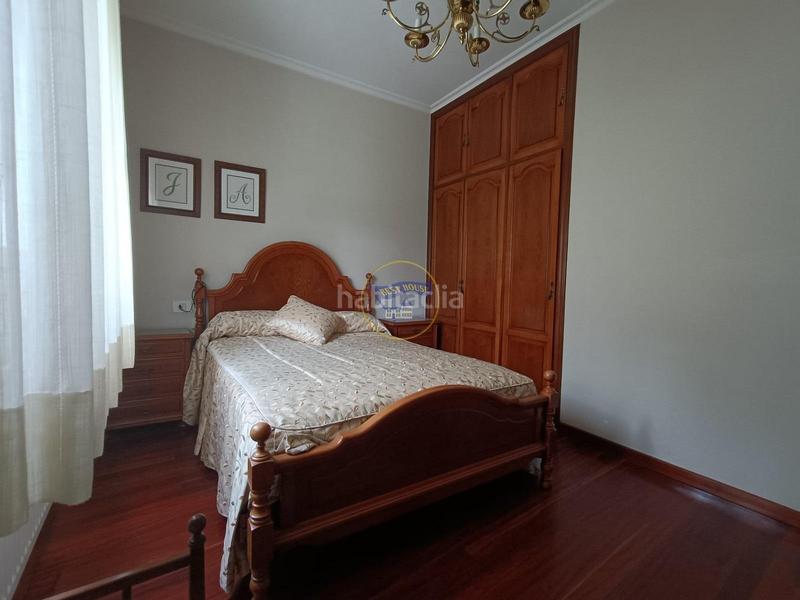 Foto 41c0729d-ee63-4a1f-931d-a11474a01173. Haus mit heizung parking in Teis Vigo