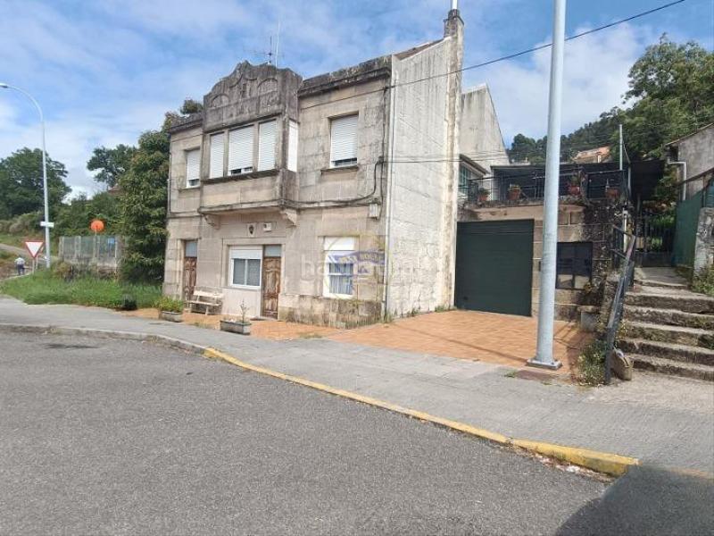 Foto e5bbf4e9-9ae4-42a8-8549-9fa8e59e584e. Haus mit heizung parking in Teis Vigo