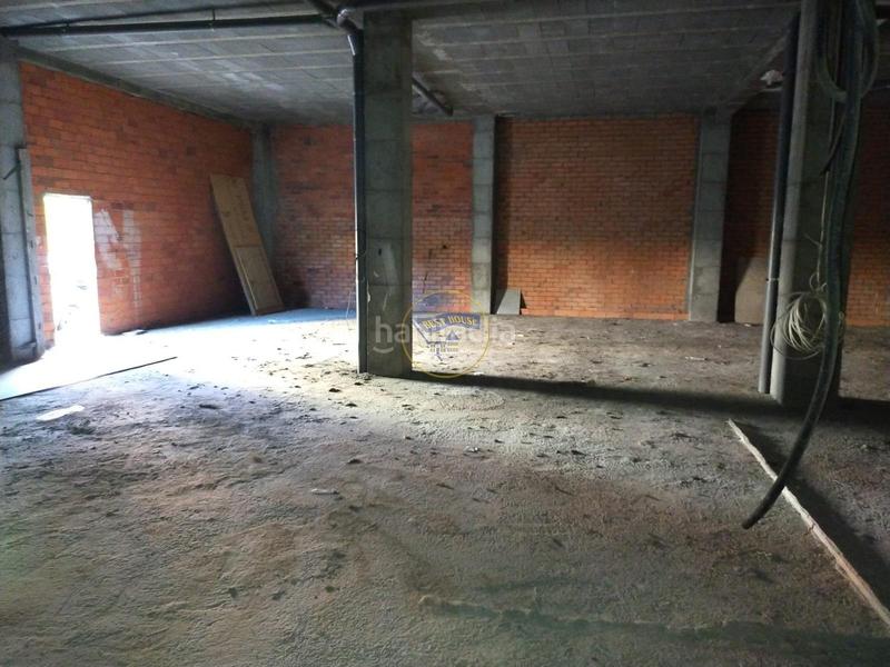 Foto 275b1b4e-9cc0-4a25-aaa8-0f7fd158e9b5. Locale commerciale in O Castro Vigo