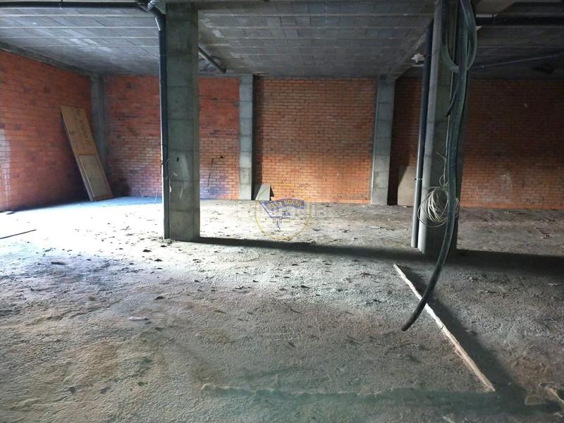 Foto b07a2f52-f8fa-4701-ae63-a2548d50095c. Locale commerciale in O Castro Vigo