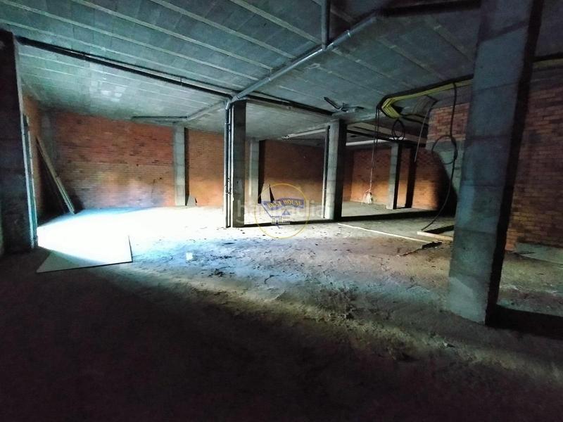 Foto bdb24a4f-0eae-4643-b598-baa9ab7bcab8. Locale commerciale in O Castro Vigo