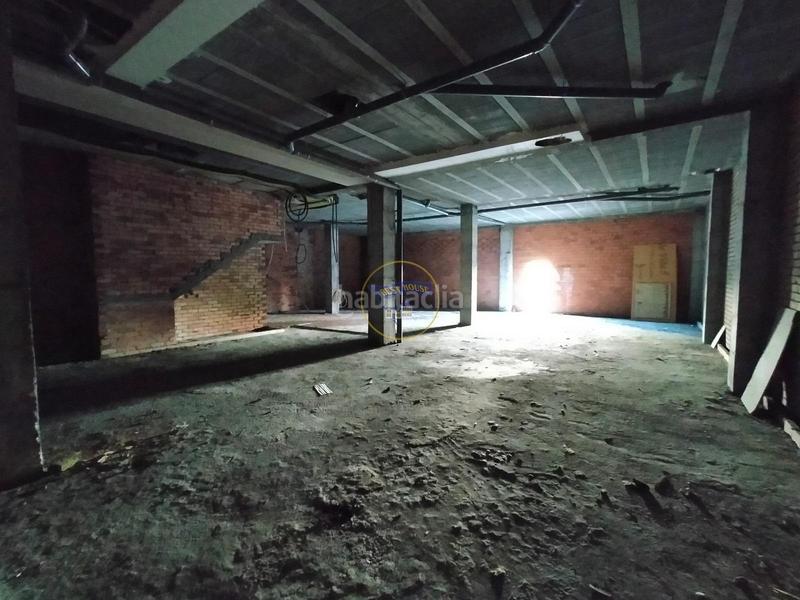 Foto c23d2973-be1d-4c3d-b7bd-4b14c17b4786. Locale commerciale in O Castro Vigo