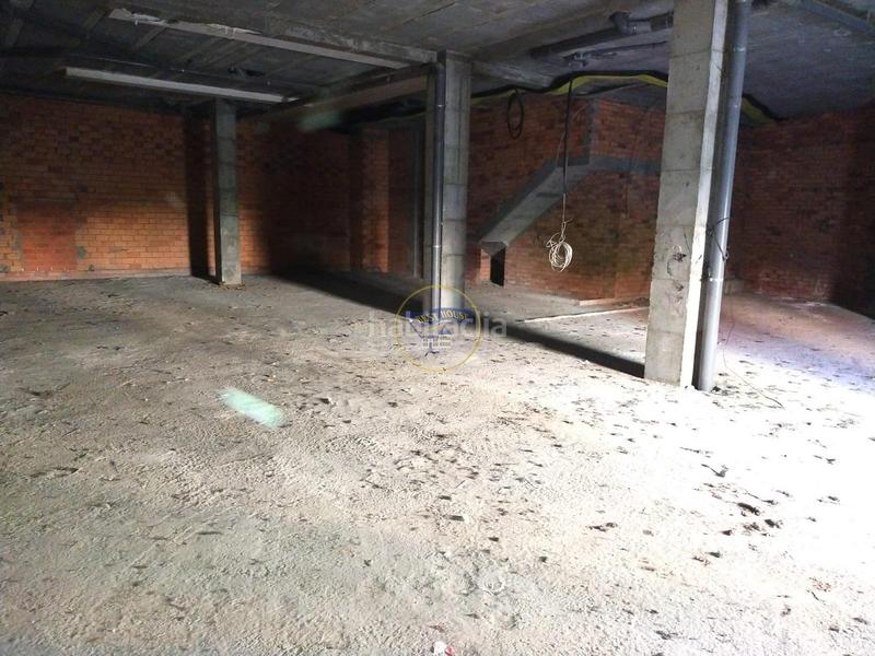 Foto f0865bbe-f5f1-4080-a3d6-03d0328888e5. Locale commerciale in O Castro Vigo