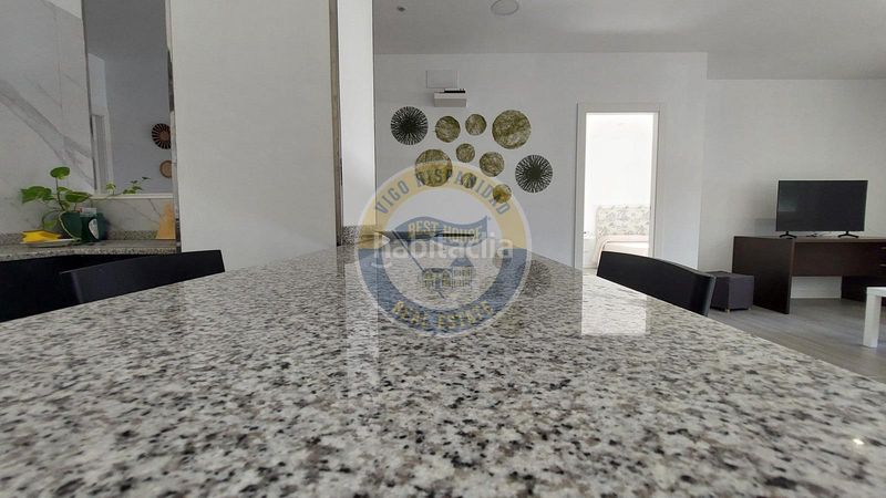 Foto 7a31d4fd-c20c-4bab-b0aa-1a37f4f50b57. Planta baixa a Lavadores Vigo