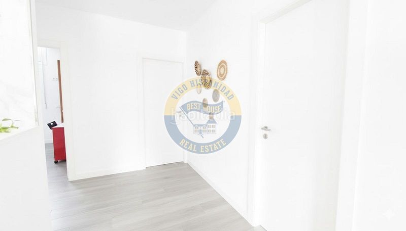 Foto 9fa9d338-bab8-424a-99c7-98878f82472f. Planta baixa a Lavadores Vigo