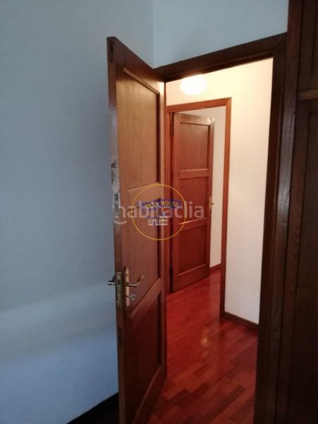 Foto c8b3ac7b-431b-47fc-9305-93c7d2eaf47f. Casa amb aparcament a travesía de Vigo - san xoán Vigo