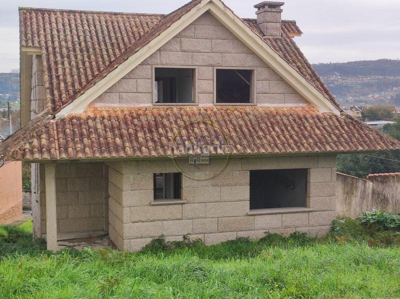 Foto 246e5672-0efb-4602-8dee-ce83bda4ebe2. Masia amb aparcament a Valadares - Beade Vigo