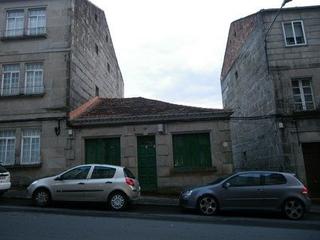 Casa  Calle astureses. Se vende casa principal y de invitados en parcela cerrada de 240