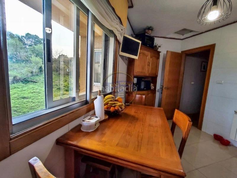 Foto 68cce616-9d8f-4f42-819e-9502b64353ed. Maison jumelée avec chauffage parking dans Comesaña - Matamá Vigo