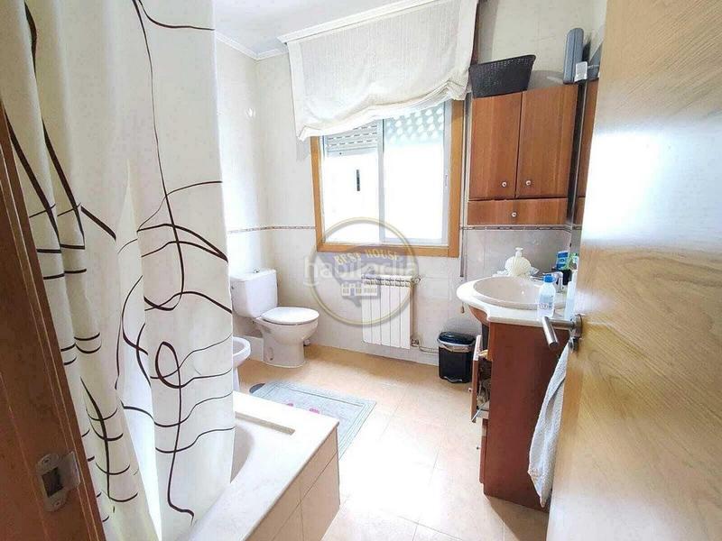 Foto a2516043-cd76-4f72-9090-13911f0aacbb. Maison jumelée avec chauffage parking dans Comesaña - Matamá Vigo