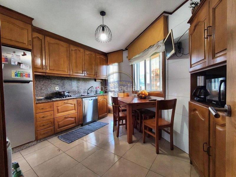 Foto b0f94240-ed5d-4062-9ab5-cee47b3468e3. Maison jumelée avec chauffage parking dans Comesaña - Matamá Vigo