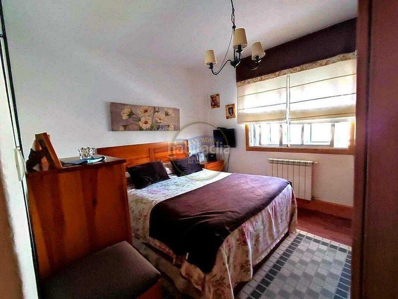 Foto cc4f600f-7322-4f59-aa67-e9a45be622ab. Maison jumelée avec chauffage parking dans Comesaña - Matamá Vigo