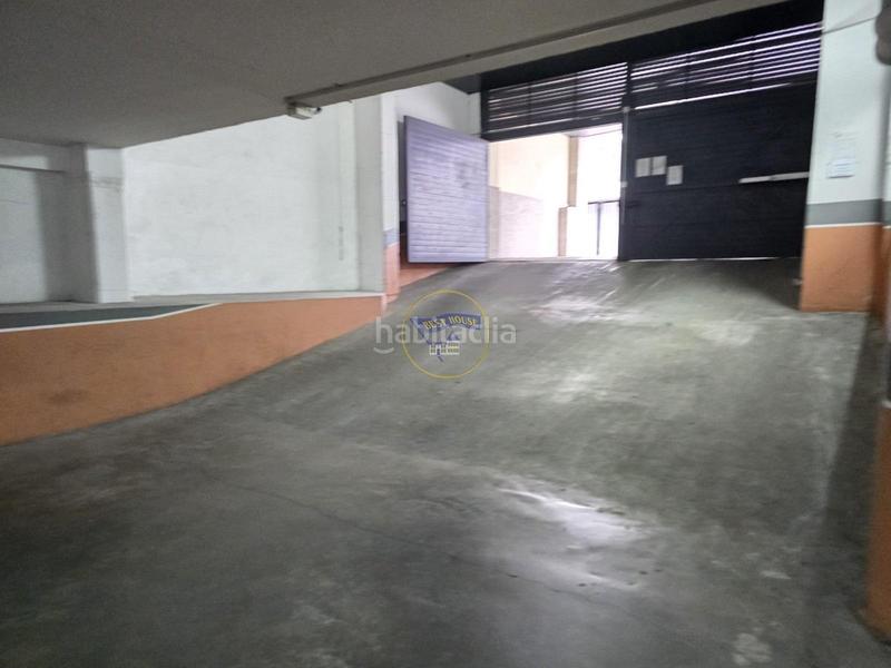 Foto 2860baba-ce73-400c-afe8-9eb7157d9729. Parking coche plaza de garaje cómoda detrás de povisa en Vigo