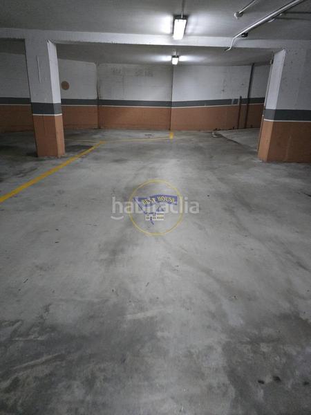 Foto 2f882dfe-a9b4-4a05-b134-2c0d2806558e. Parking coche plaza de garaje cómoda detrás de povisa en Vigo