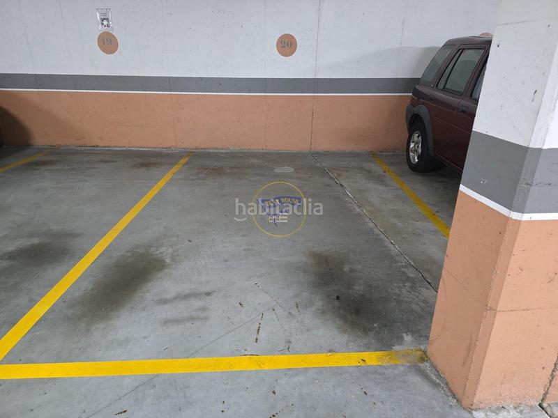 Foto 440e5ec1-aa40-4148-91c7-645a4e4b233e. Parking coche plaza de garaje cómoda detrás de povisa en Vigo